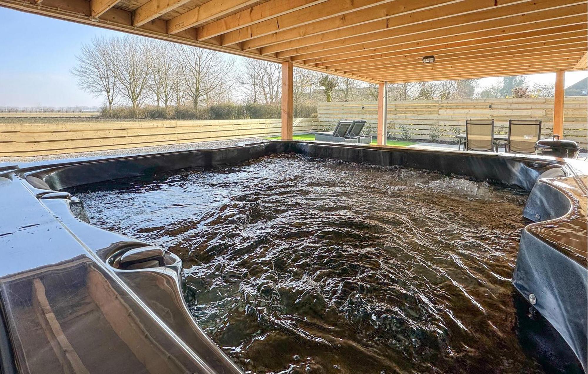 Vakantiehuis In With Jacuzzi *